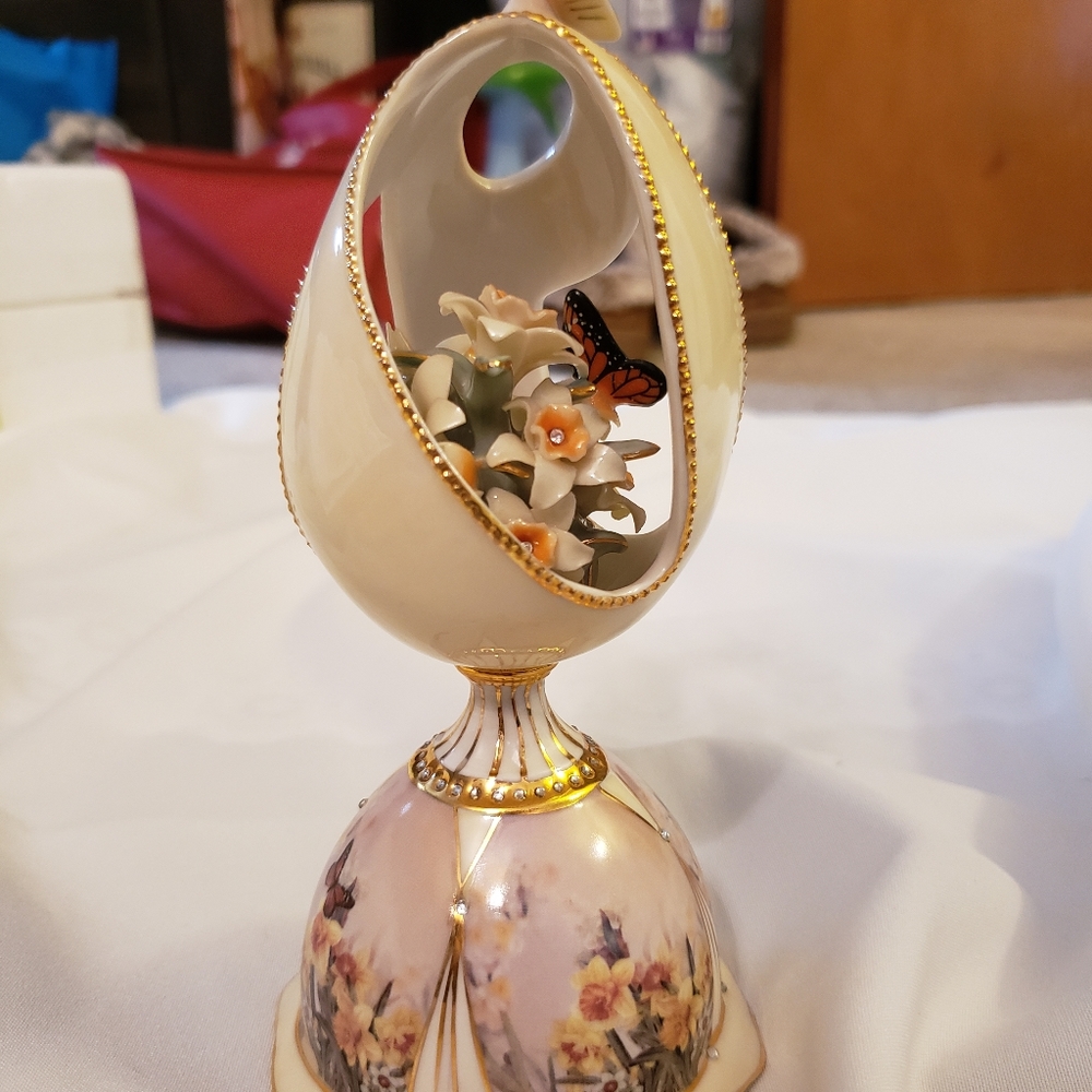 Musical Figurine